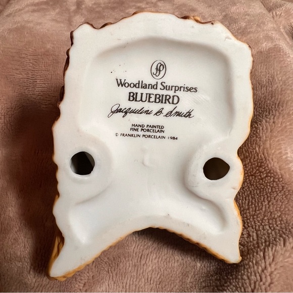 WOODLAND SURPRISES "Bluebird" Hand Painted Fine Porcelain Bird Figuring - Picture 7 of 12